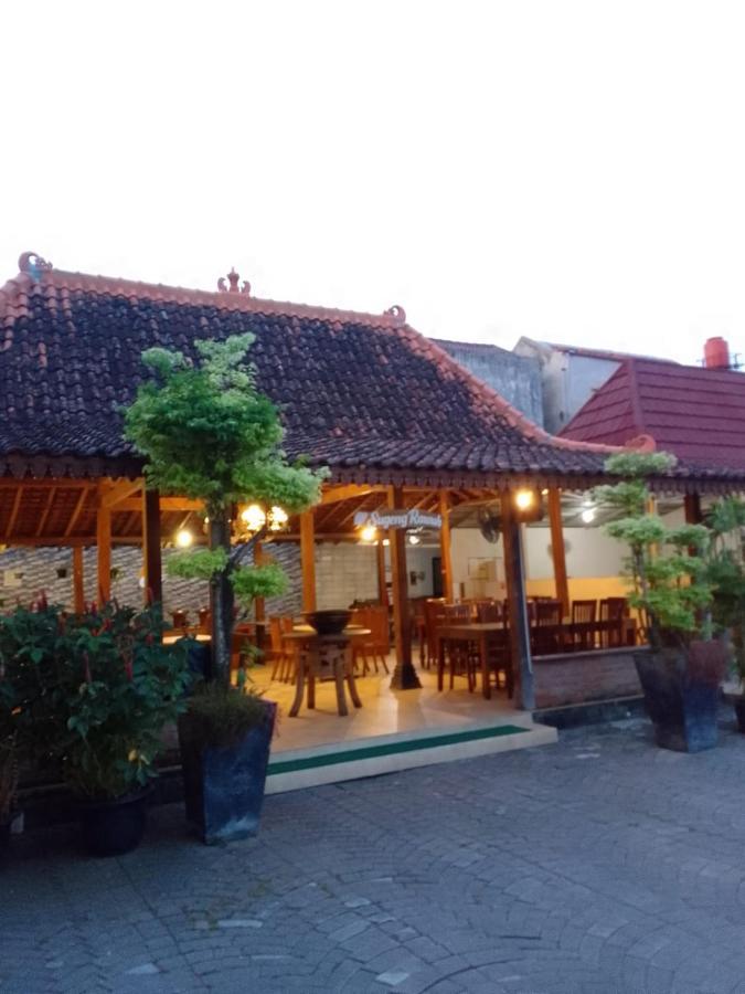 Cabin Hotel Sutomo Yogyakarta Extérieur photo