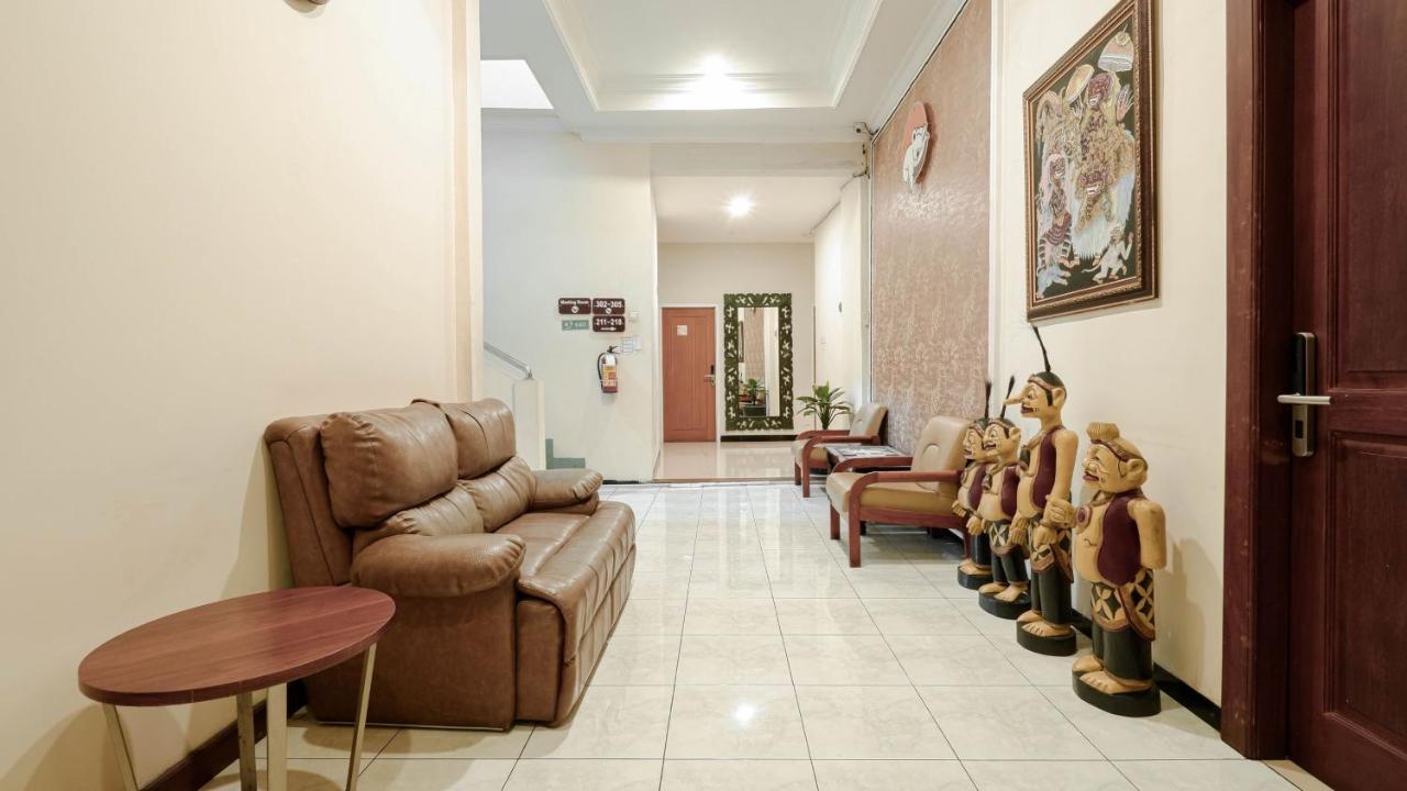Cabin Hotel Sutomo Yogyakarta Extérieur photo
