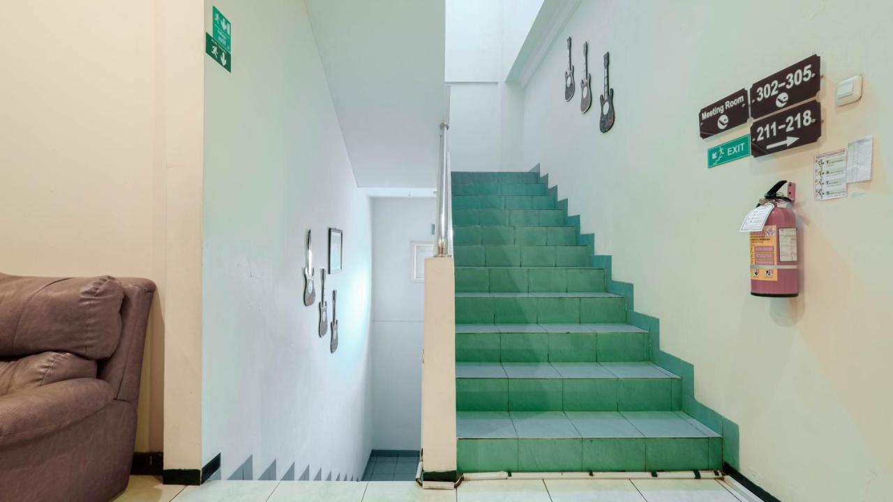 Cabin Hotel Sutomo Yogyakarta Extérieur photo