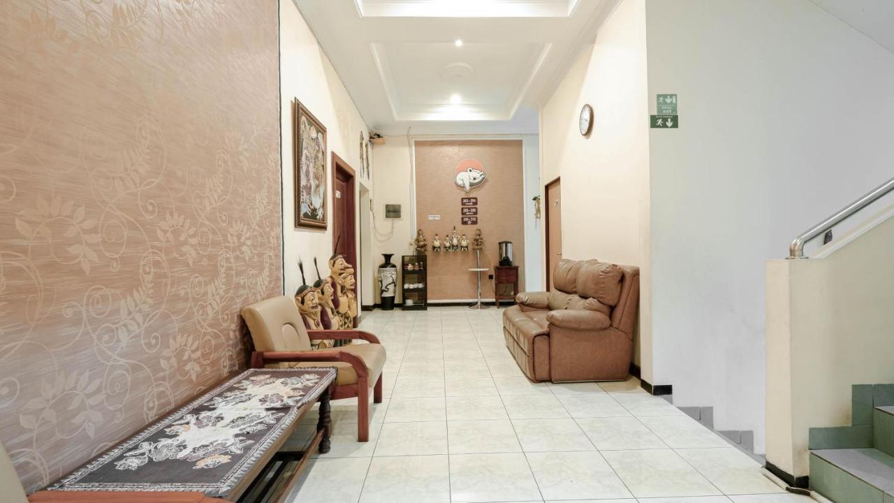 Cabin Hotel Sutomo Yogyakarta Extérieur photo