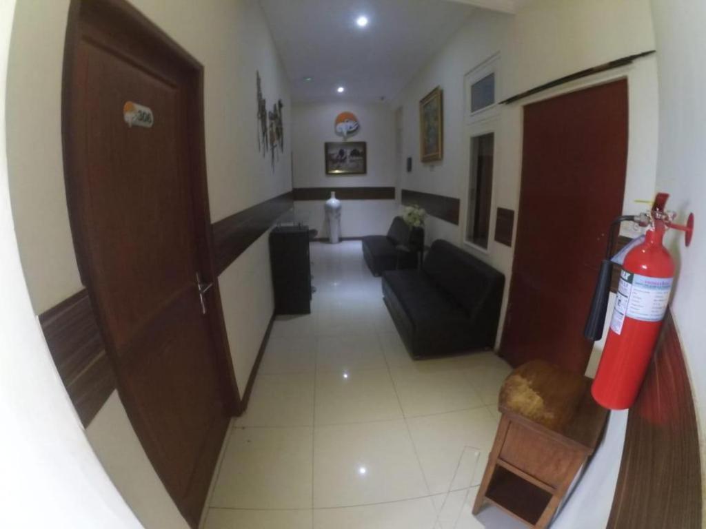 Cabin Hotel Sutomo Yogyakarta Extérieur photo