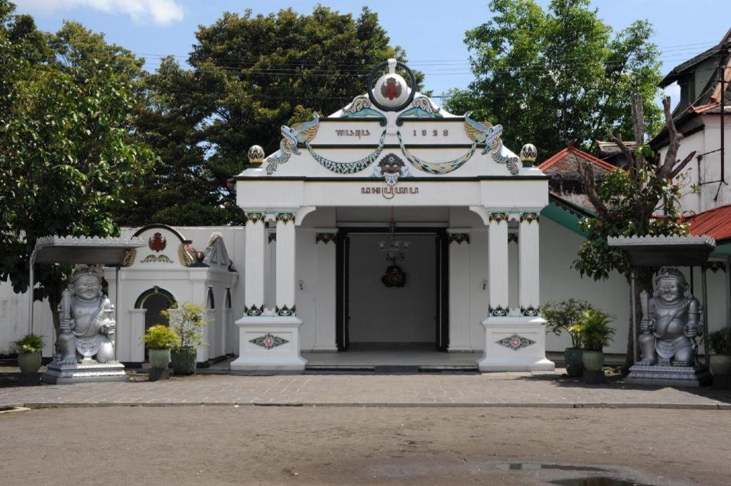 Cabin Hotel Sutomo Yogyakarta Extérieur photo