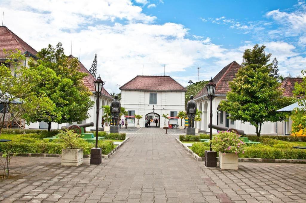 Cabin Hotel Sutomo Yogyakarta Extérieur photo