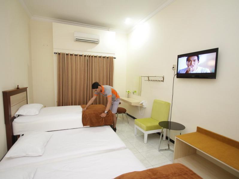 Cabin Hotel Sutomo Yogyakarta Extérieur photo
