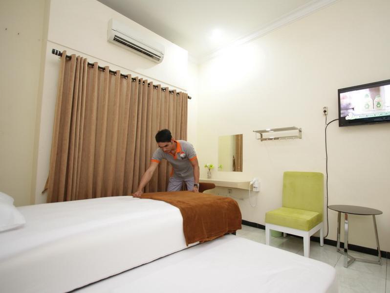 Cabin Hotel Sutomo Yogyakarta Extérieur photo