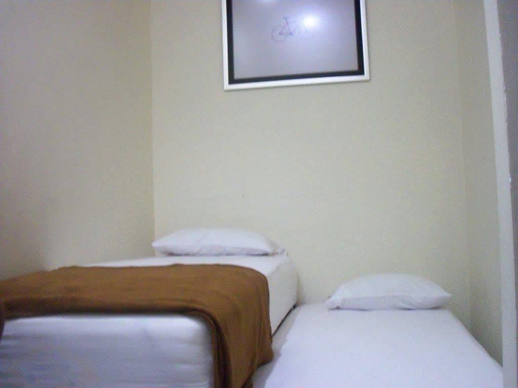 Cabin Hotel Sutomo Yogyakarta Extérieur photo
