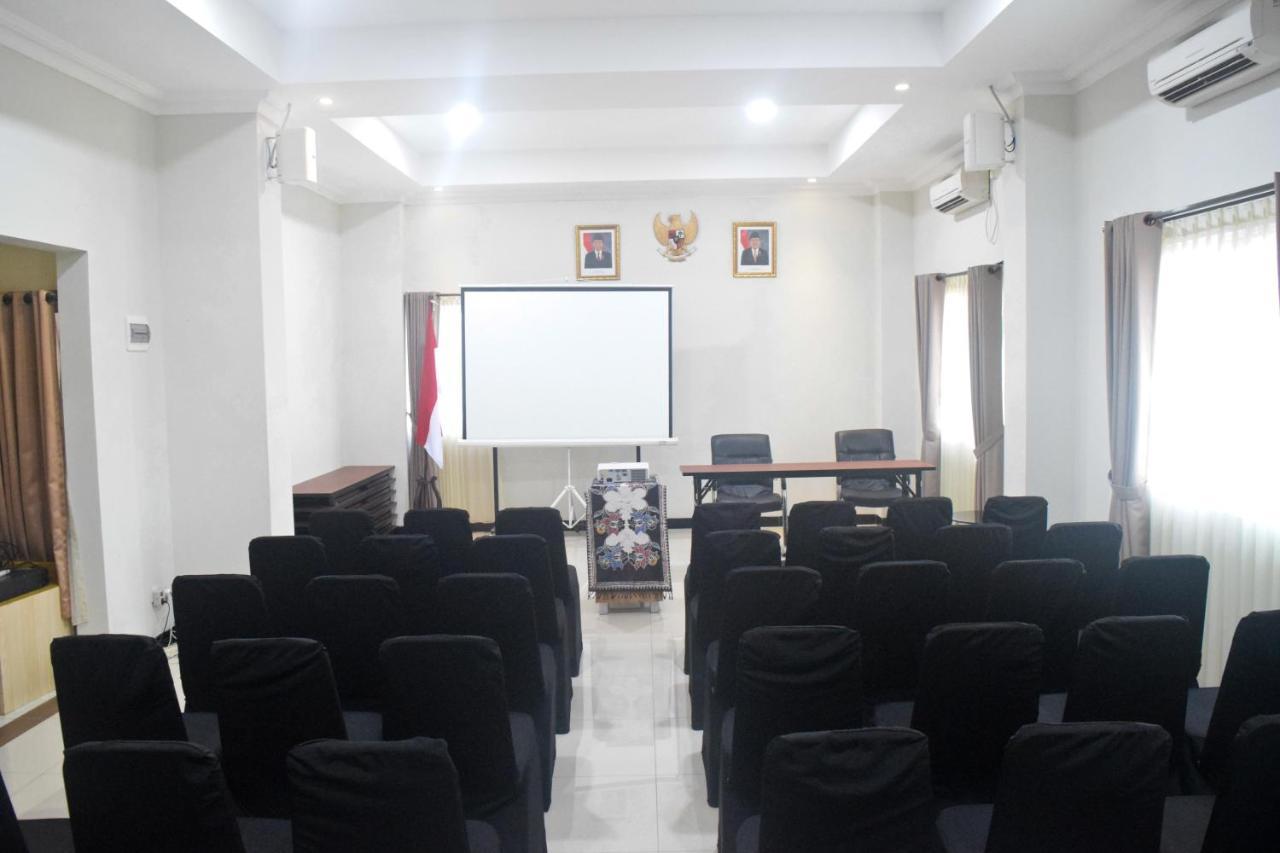 Cabin Hotel Sutomo Yogyakarta Extérieur photo